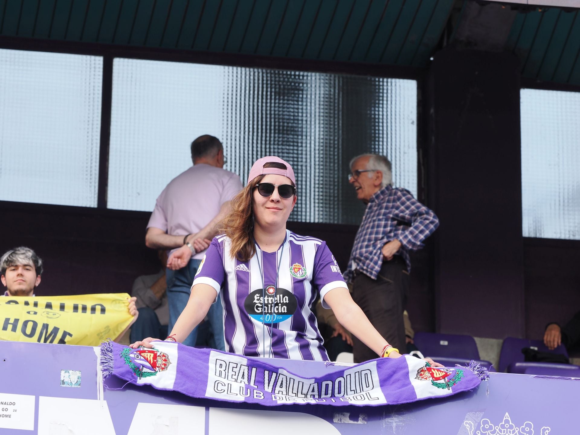 Búscate en la grada del estadio José Zorrilla (1/4)