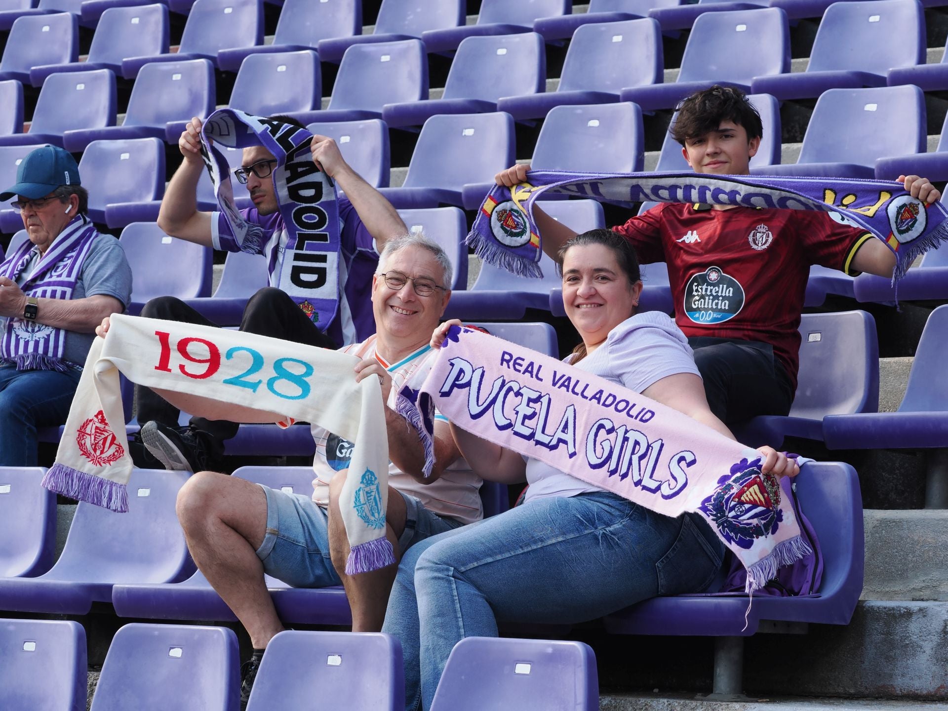 Búscate en la grada del estadio José Zorrilla (2/4)