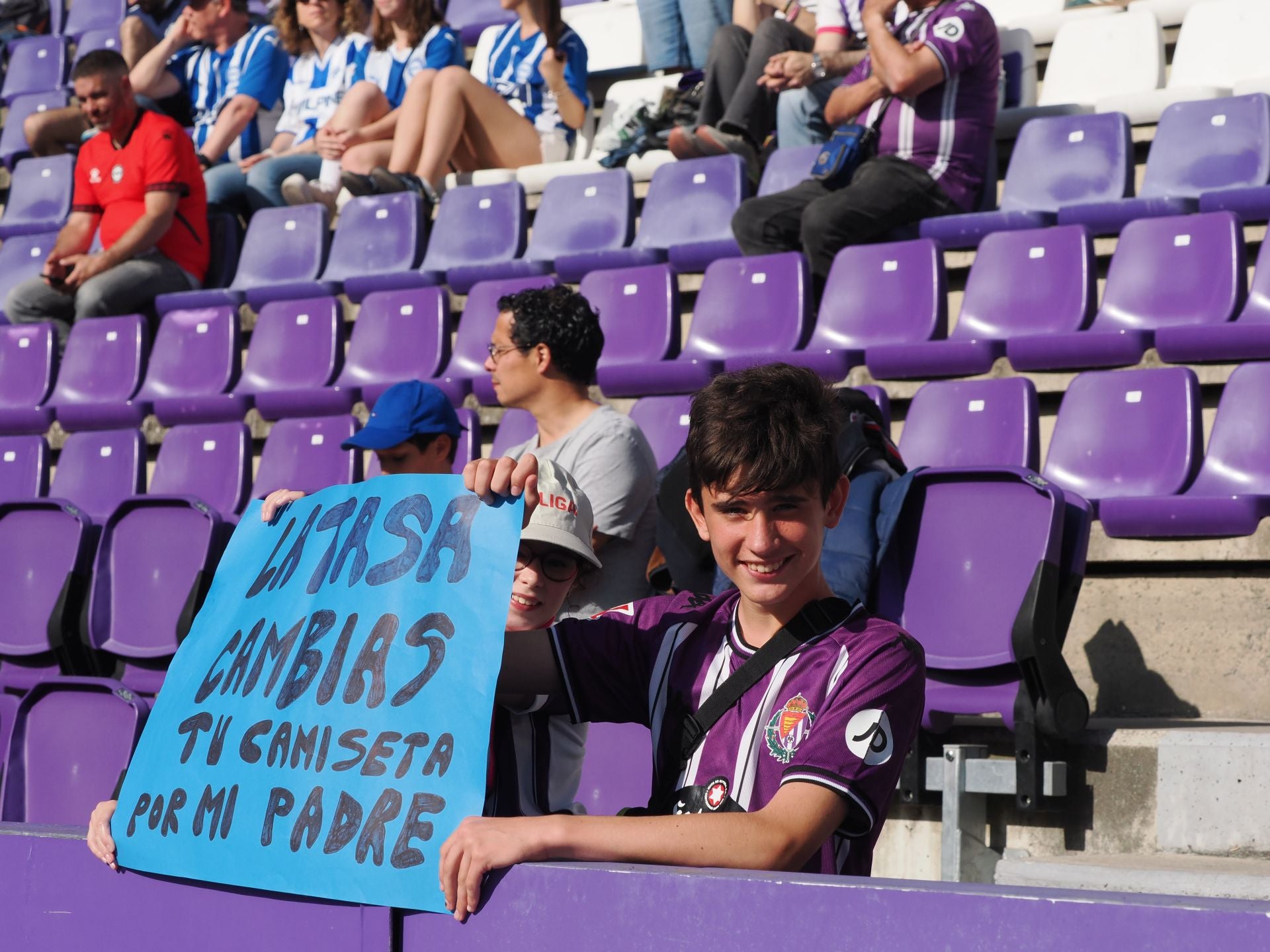 Búscate en la grada del estadio José Zorrilla (3/4)