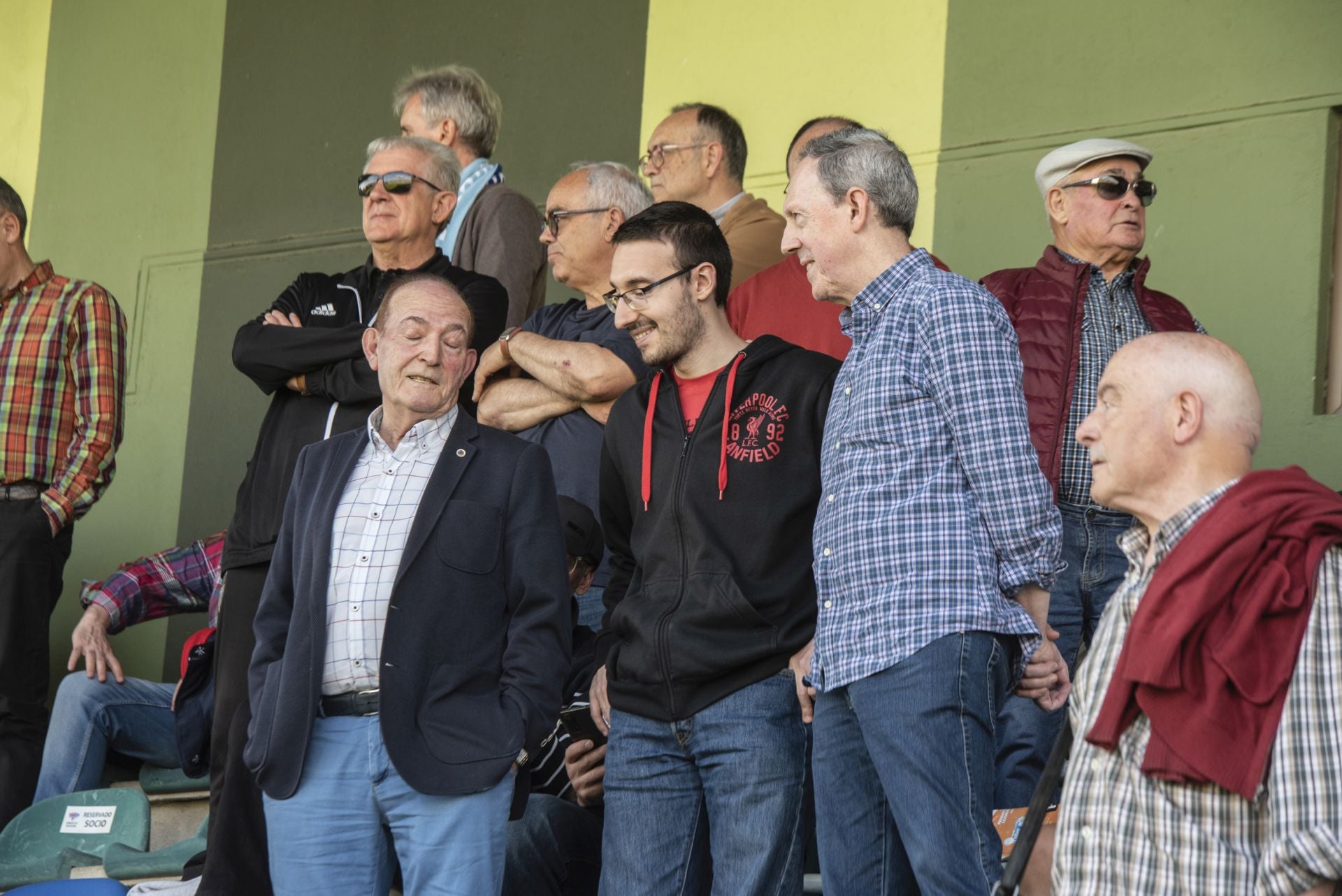 Fotos: búscate en las gradas de La Albuera
