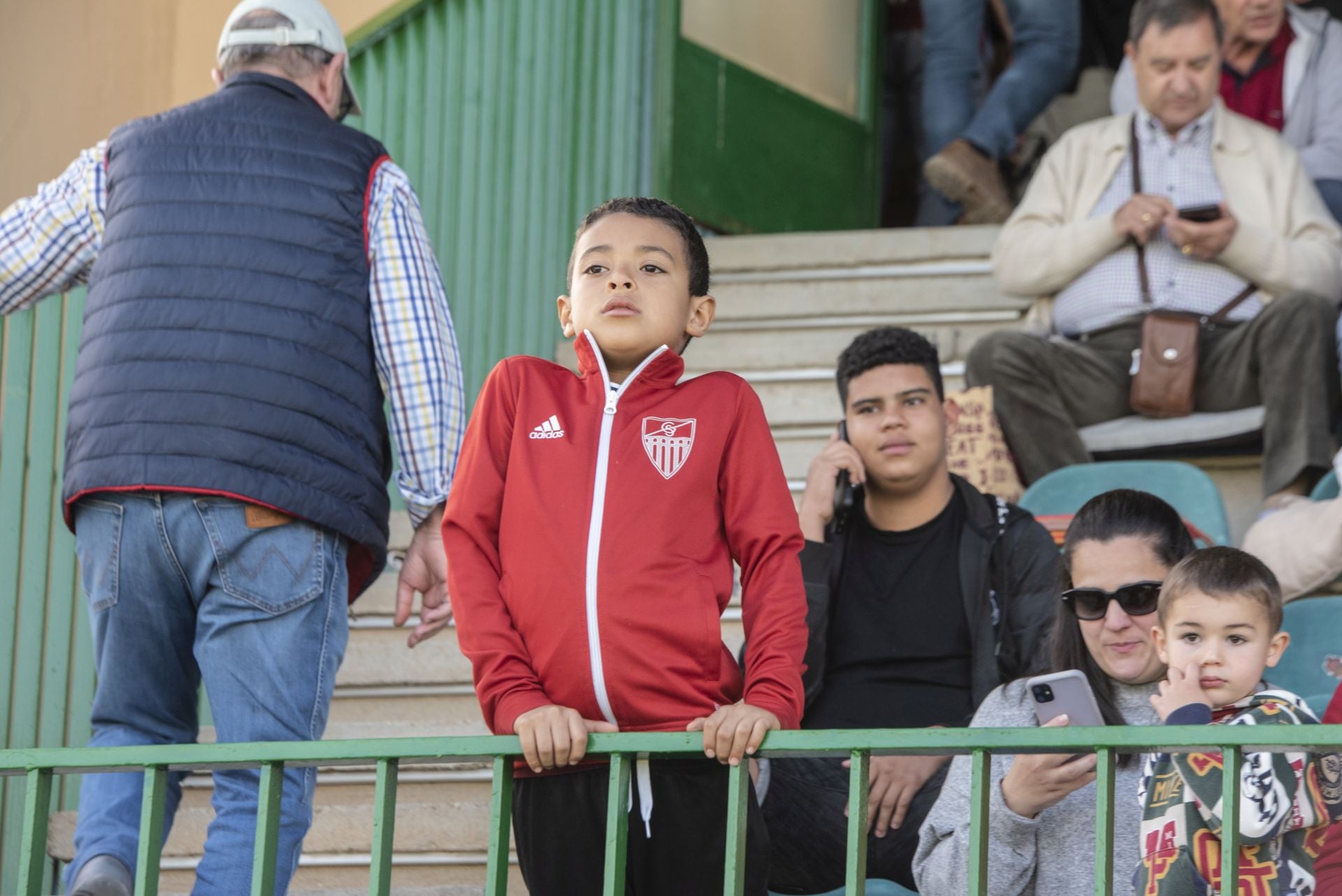 Fotos: búscate en las gradas de La Albuera
