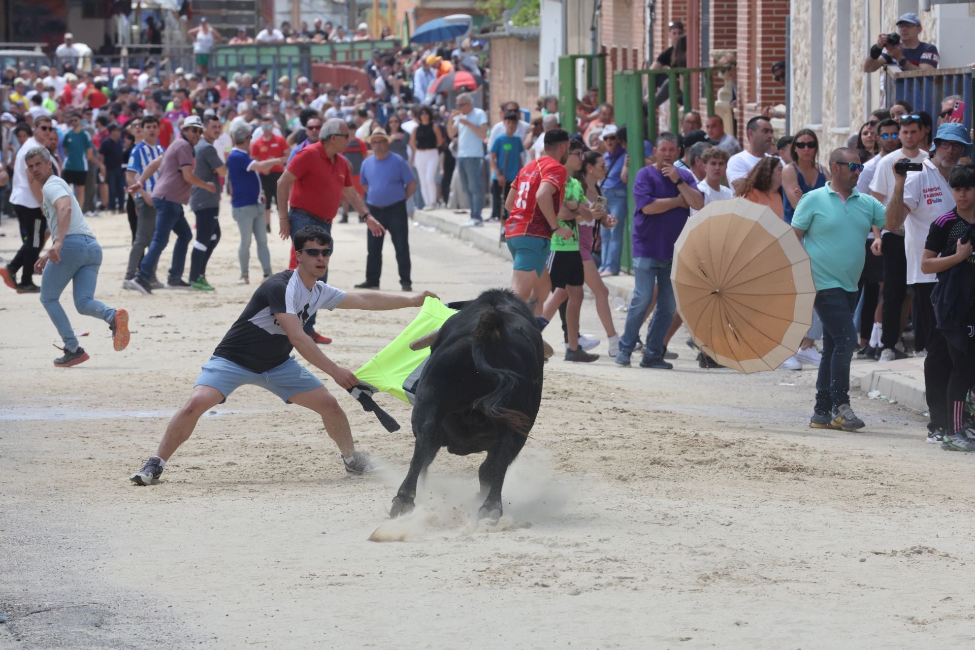 Encierro del domingo por la mañana en Valdestillas