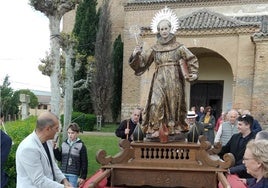 El santo a su salida de la iglesia parroquial de los Santos Justo y Pastor