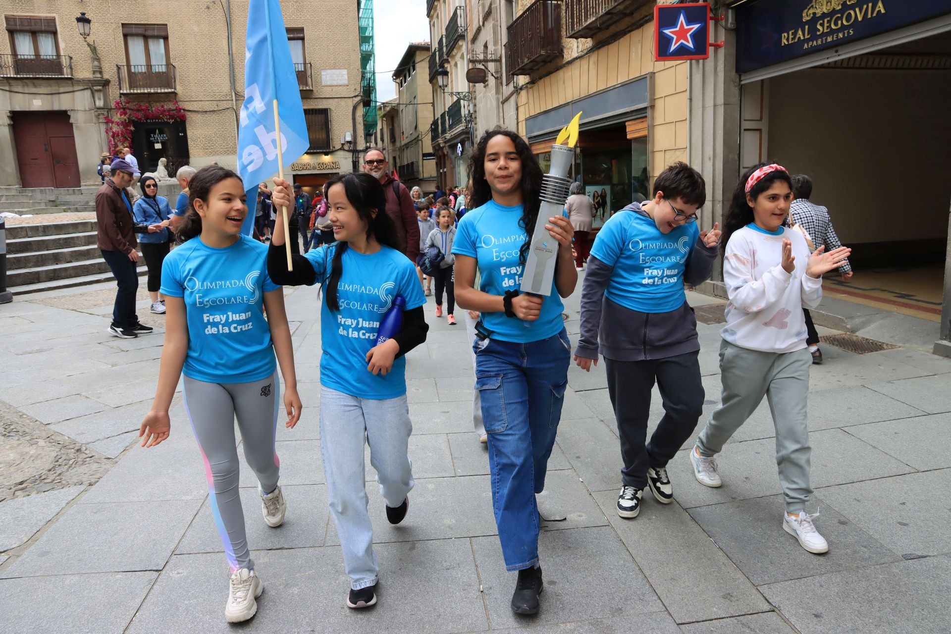 Fotos del encendido del pebetero de la olimpiada escolar de Segovia