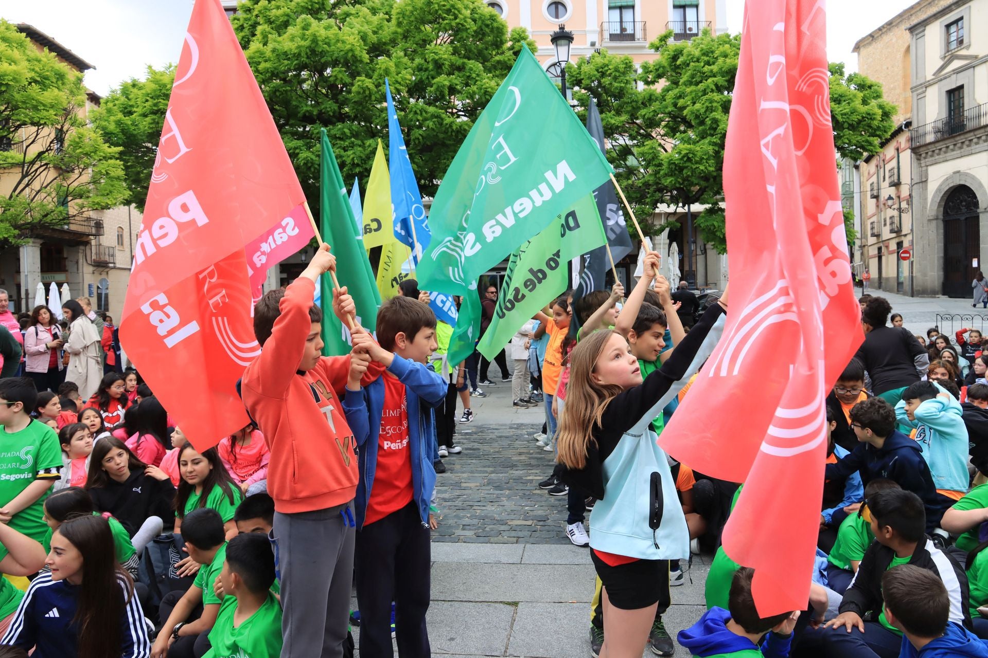 Fotos del encendido del pebetero de la olimpiada escolar de Segovia