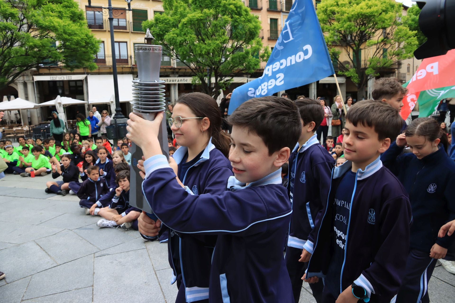 Fotos del encendido del pebetero de la olimpiada escolar de Segovia