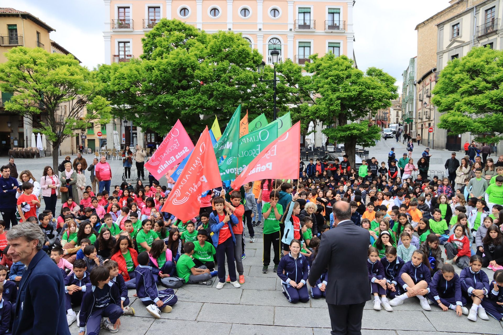 Fotos del encendido del pebetero de la olimpiada escolar de Segovia