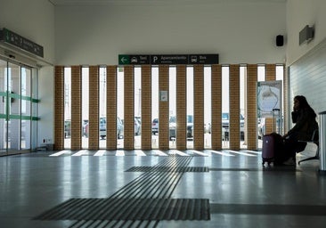 La supresión de trenes en Medina deja sin alternativa a los usuarios del madrugador