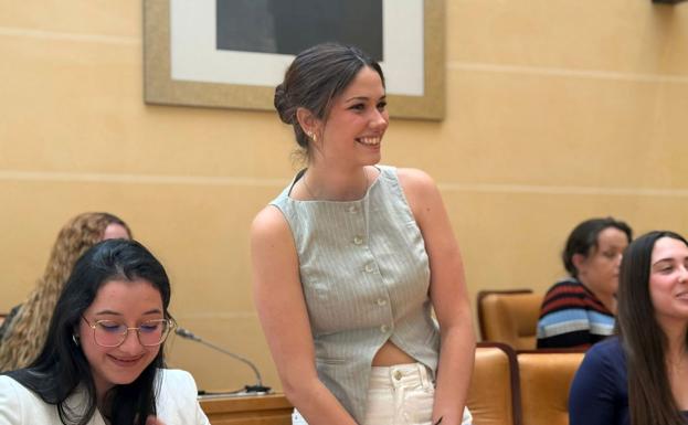 Carla Vidal, de San Andrés, tras ser elegida alcaldesa de las Fiestas de Segovia por los representantes de los barrios.