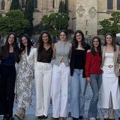 Algunas de las damas flanquean a Carla Vidal (centro), designada alcaldesa de las Ferias y Fiestas de Segovia.