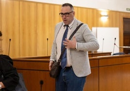 David Arranz, condenado 'in voce' por estafa, sale de la Audiencia.