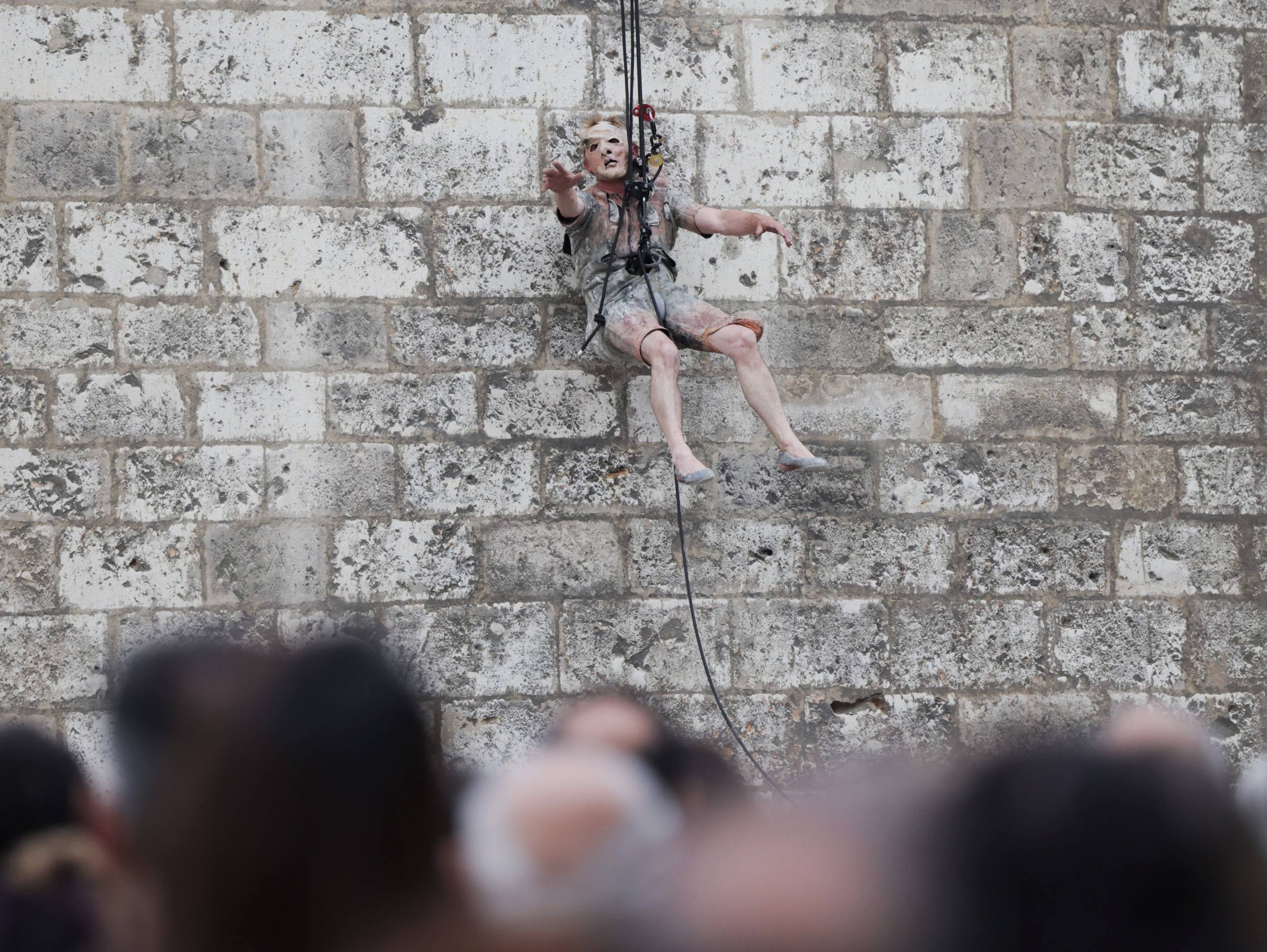 La mascletá poética y el espectáculo de Quasimodo y Esmeralda en Valladolid, en imágenes
