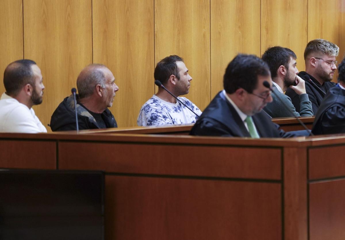 Los cinco acusados, este miércoles en la Audiencia de Valladolid.