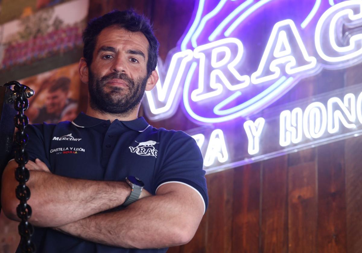 Diego Merino posa en El Barco, sede del VRAC.