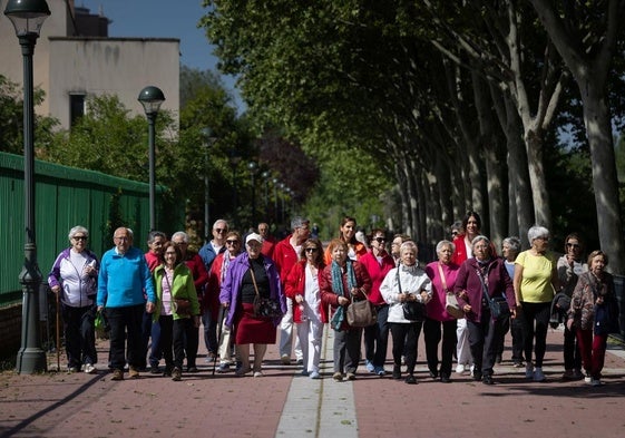 De ruta por La Rondilla con el enfermero más allá de la consulta