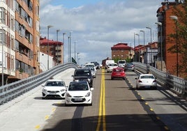 Los vehículos circulan desde esta mañana por los cuatro carriles del viaducto de Arco de Ladrillo