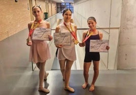 Marianne, Celia y Gabi, premiadas en el campeonato.