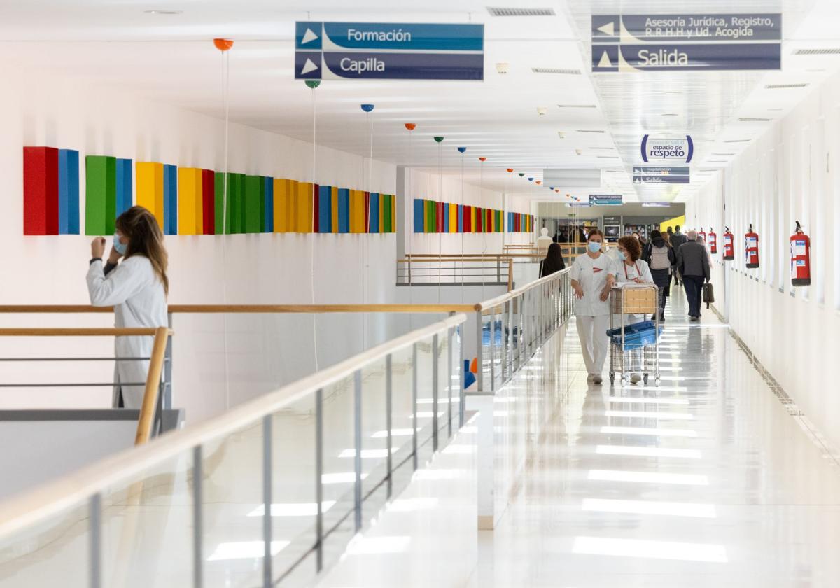 Imagen de archivo de un pasillo del Hospital Río Hortega de Valladolid.