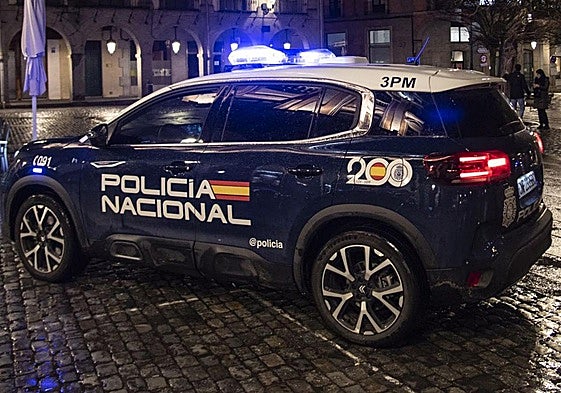 Patrulla de la Policía Nacional en Segovia.