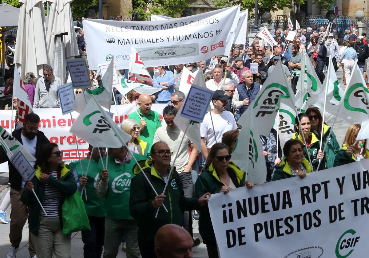 La protesta de los empleados municipales de Segovia, en imágenes