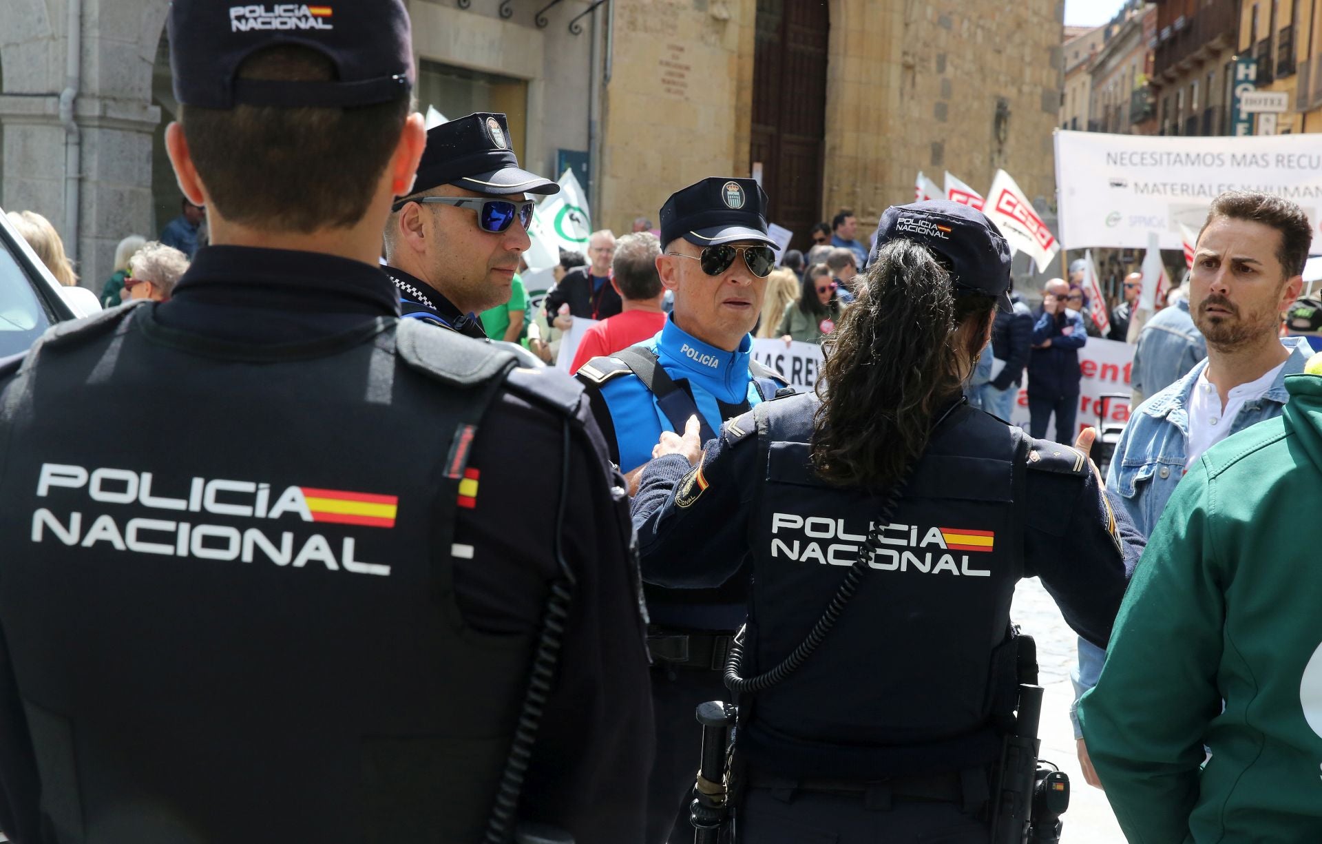 La protesta de los empleados municipales de Segovia, en imágenes
