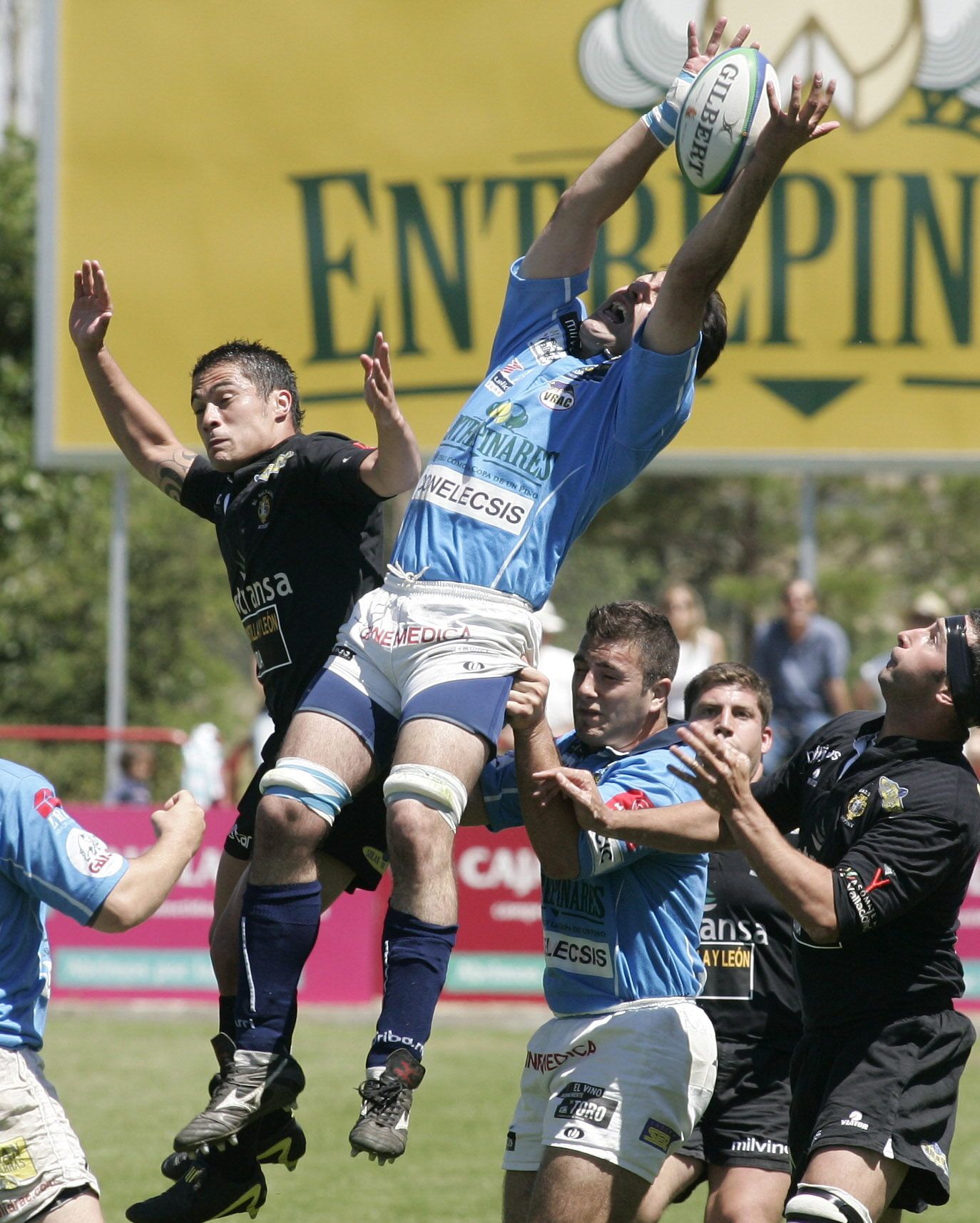 Imágenes de la final de la Copa del Rey entre el Cetransa UEMC El Salvador y el VRAC Quesos Entrepinares en 2006