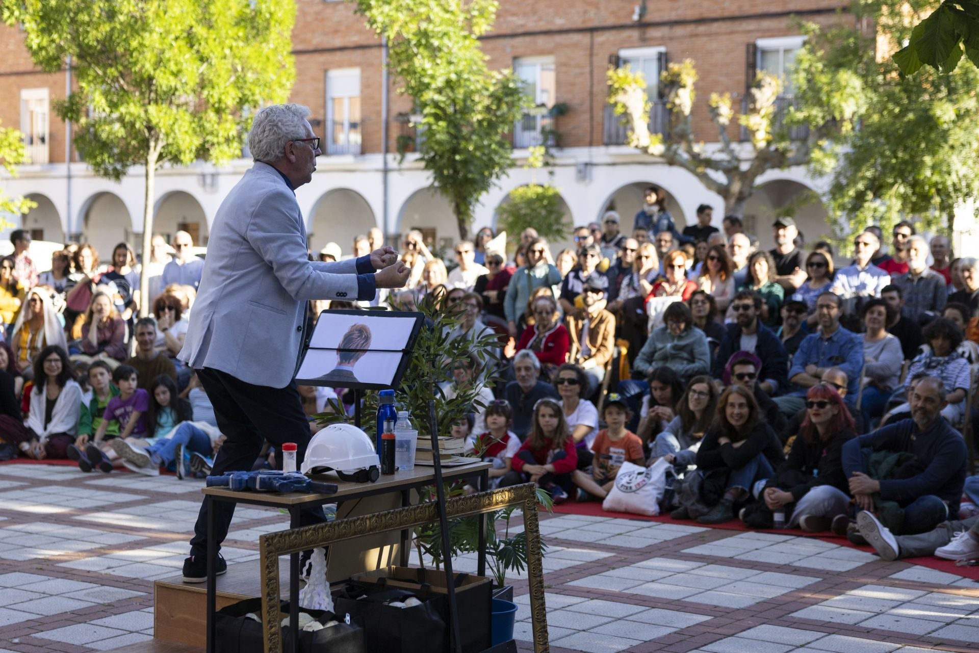 Teatro de CalleZanguango Teatro - El peor espectáculo del mundo