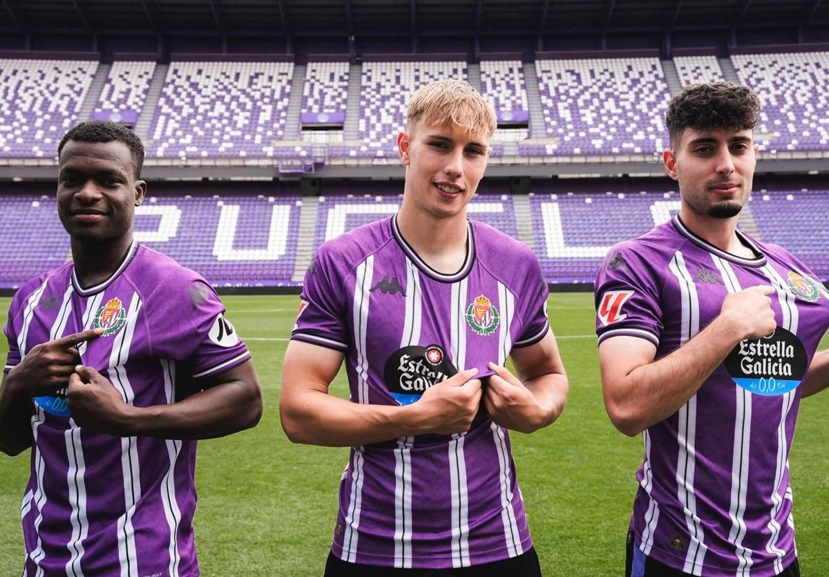 De izquierda a derecha, Ibrahim Alani, Adrián Arnuncio 'Arnu' y Iago Parente, en el estadio José Zorrilla.