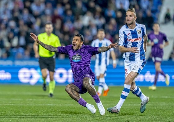 Kenedy, en una acción de un partido ante el Leganés.