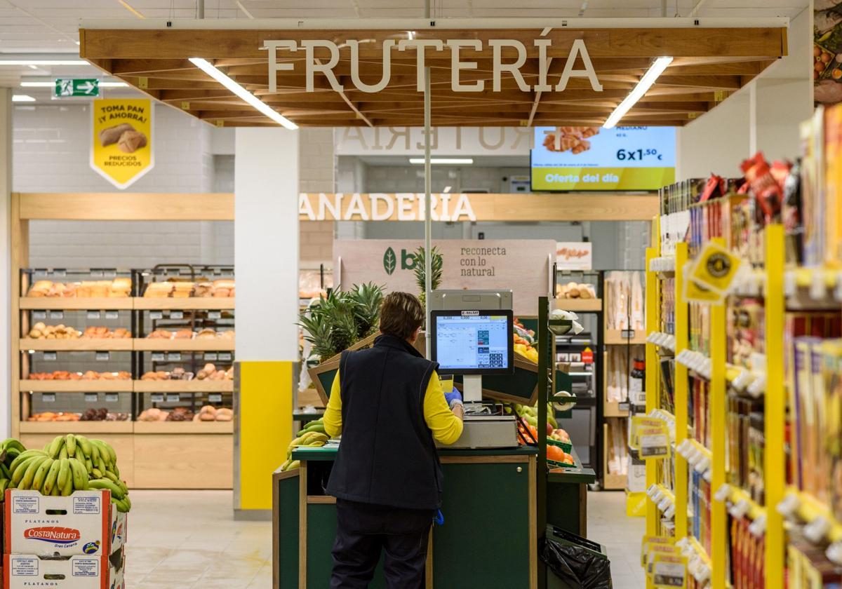 Alimerka implanta la jornada laboral de cinco días y 37,5 horas semanales