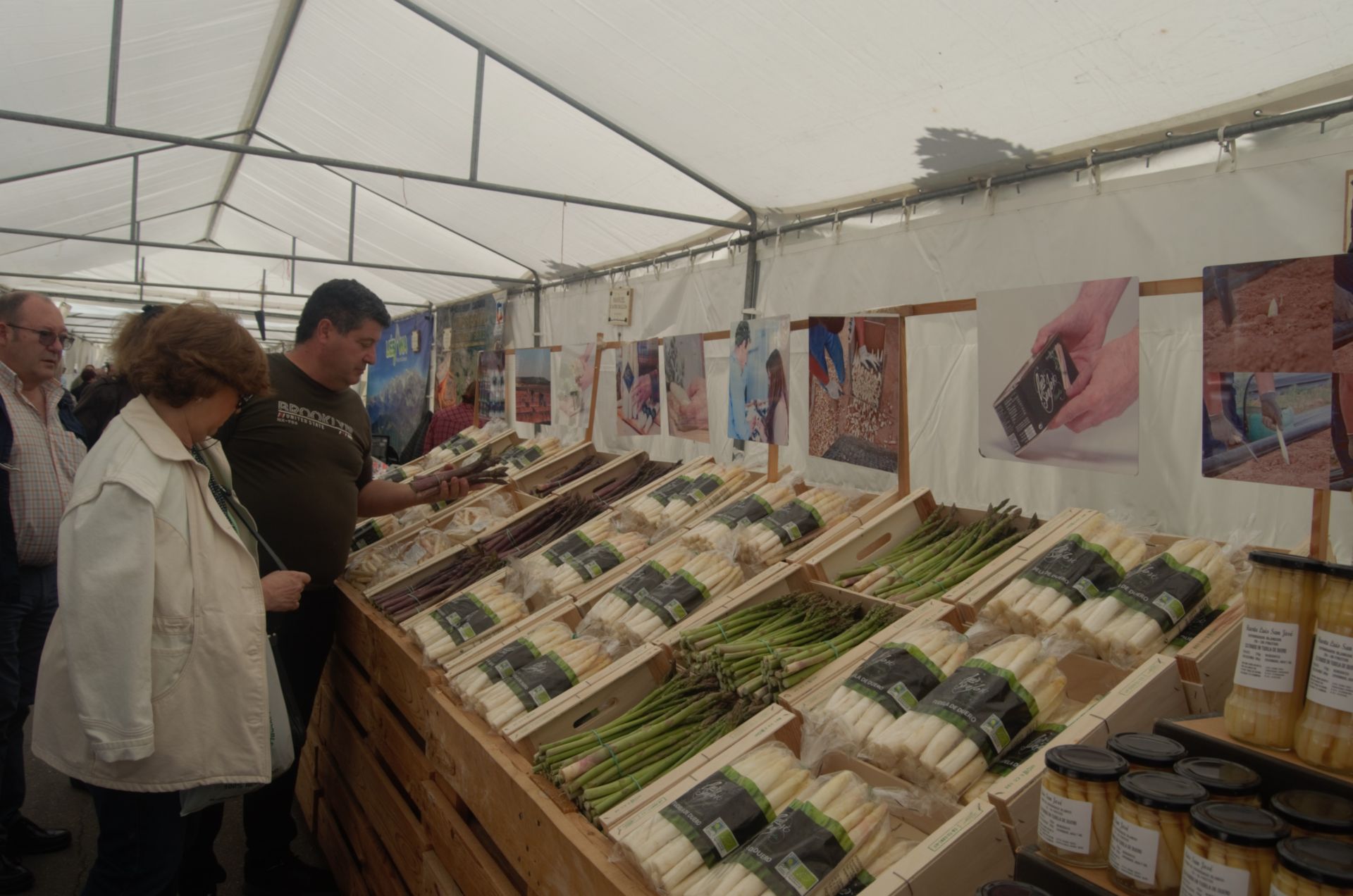 La Feria del Espárrago de Tudela de Duero, en imágenes