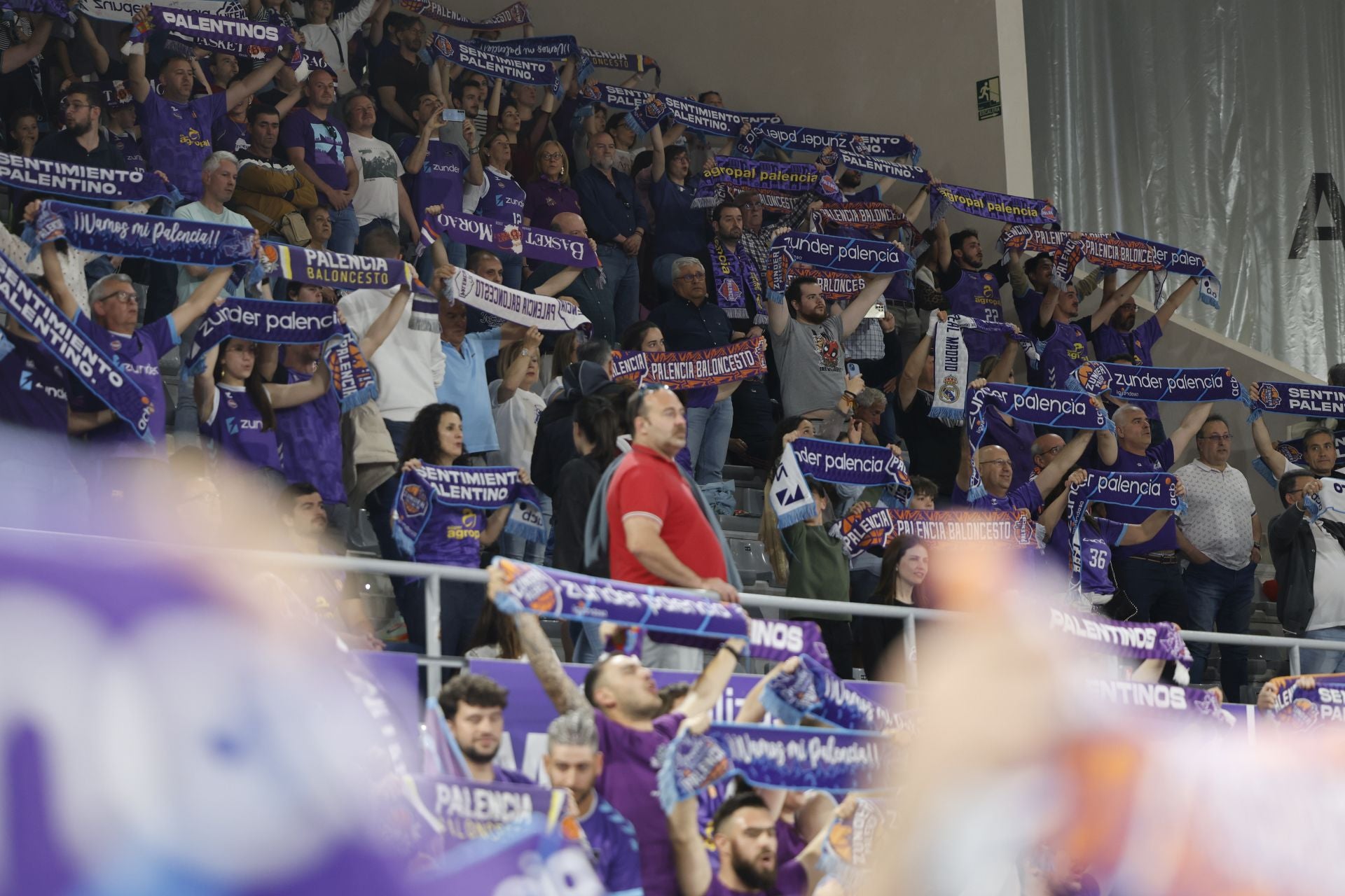 Así ha animado la afición palentina al Súper Agropal ante el Obradoiro