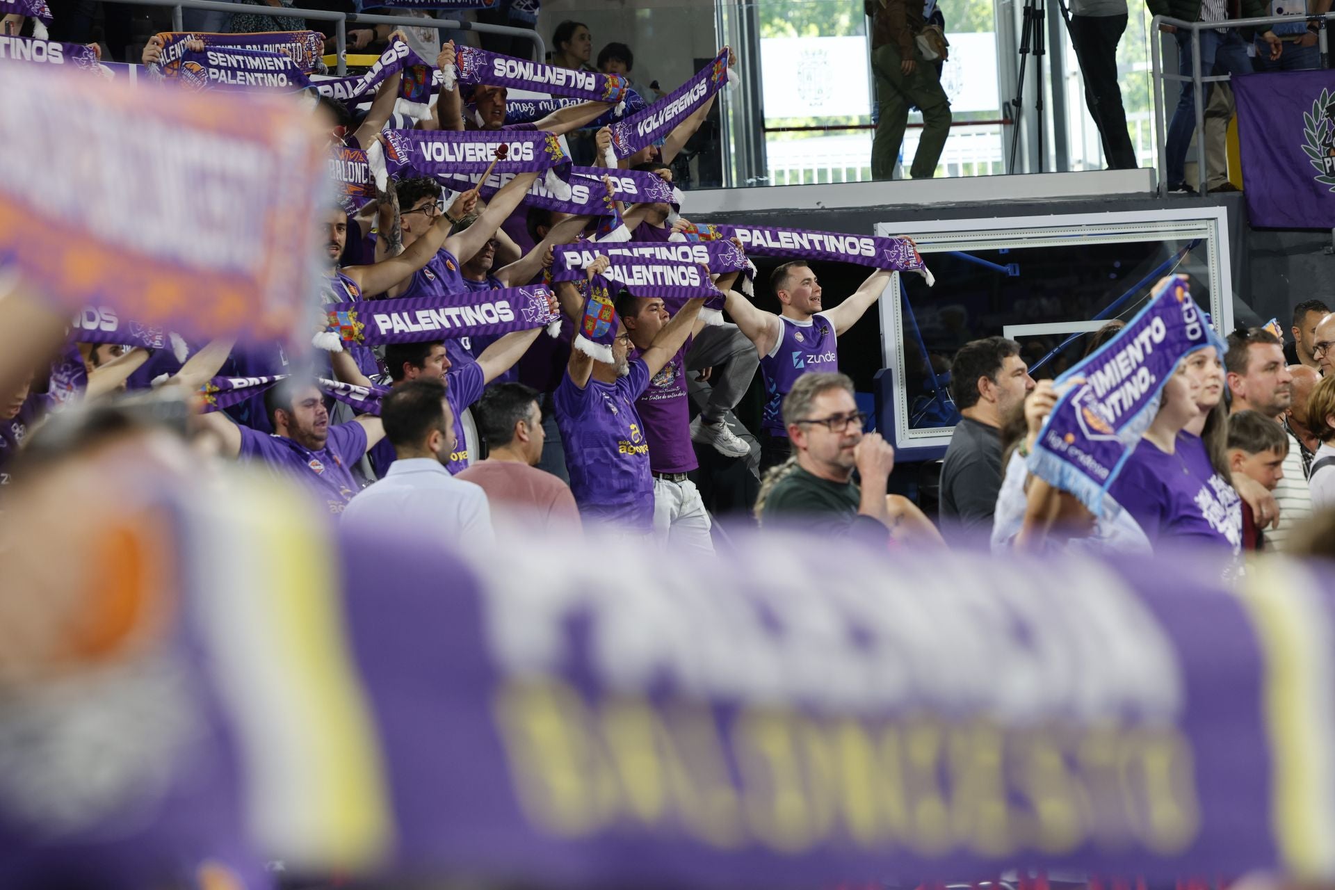 Así ha animado la afición palentina al Súper Agropal ante el Obradoiro