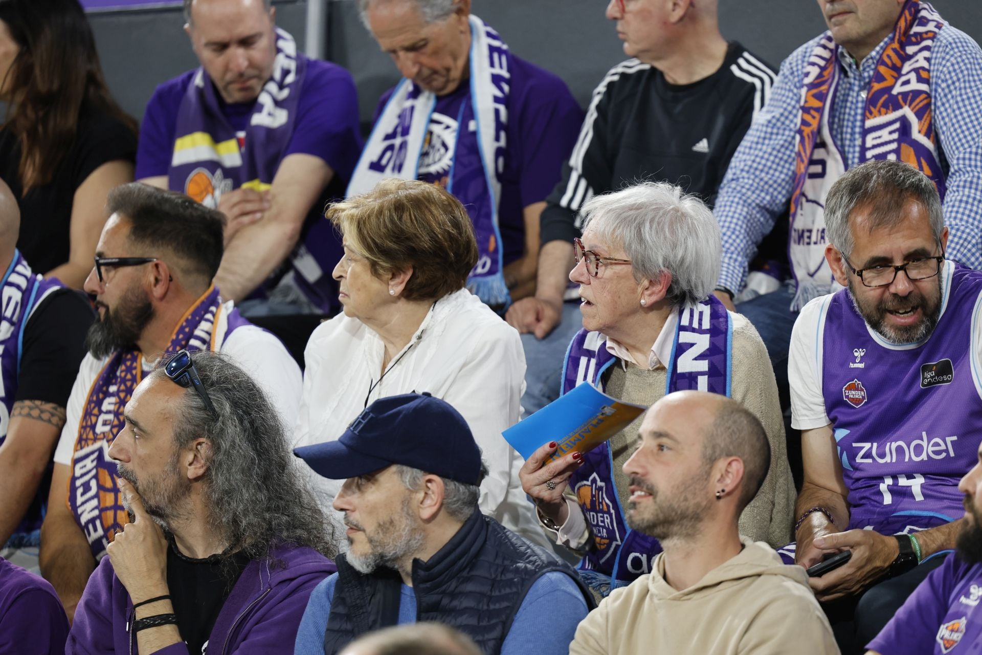 Así ha animado la afición palentina al Súper Agropal ante el Obradoiro