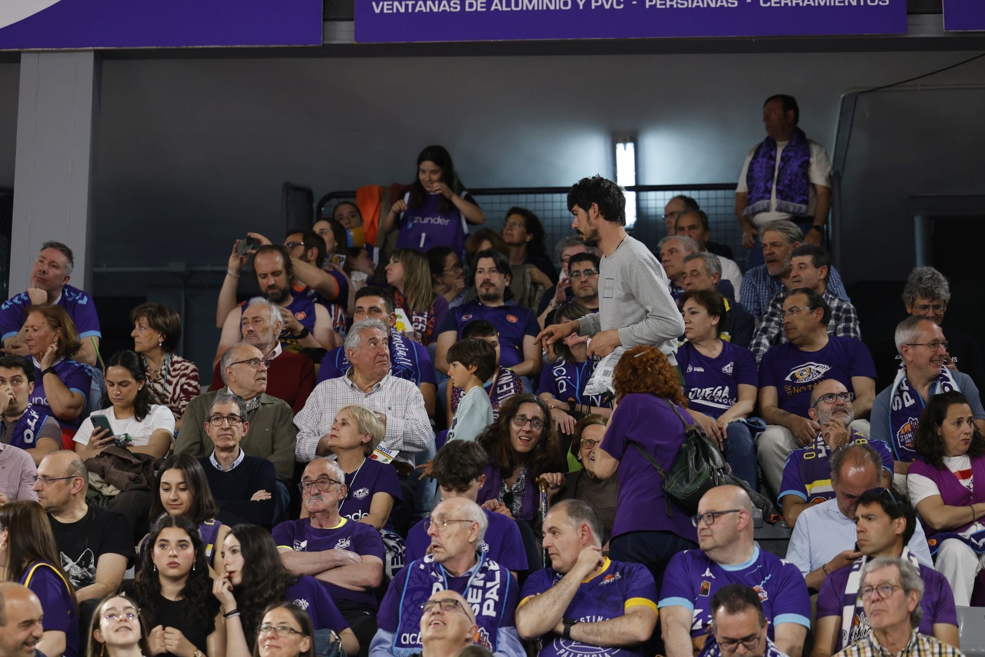 Así ha animado la afición palentina al Súper Agropal ante el Obradoiro