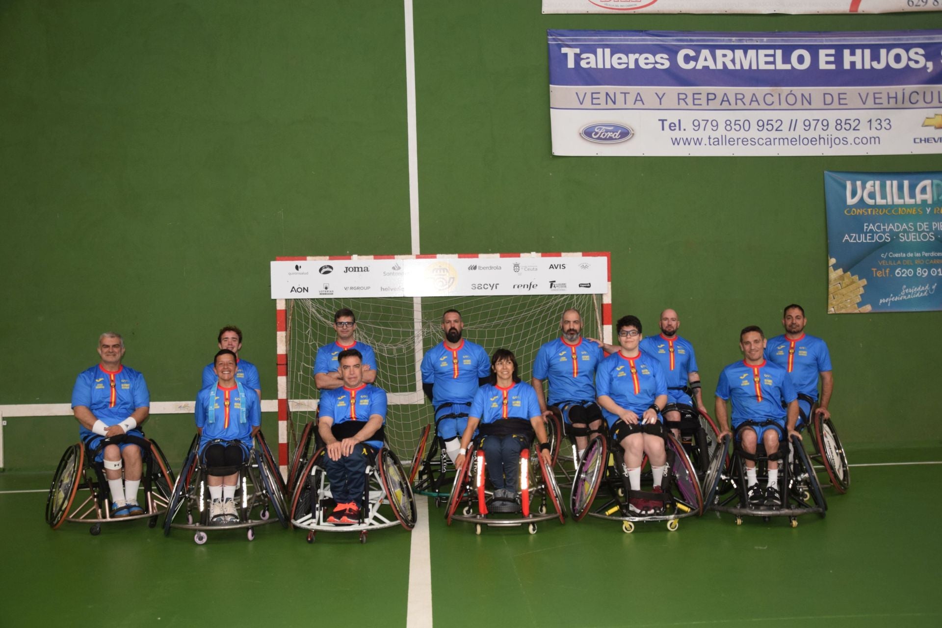 La selección española de balonmano en silla de ruedas se entrena en Velilla