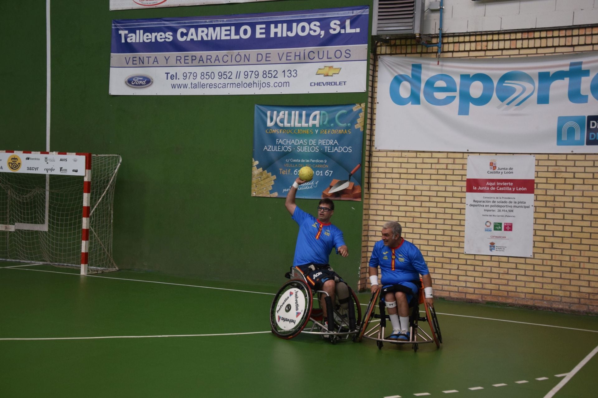 La selección española de balonmano en silla de ruedas se entrena en Velilla