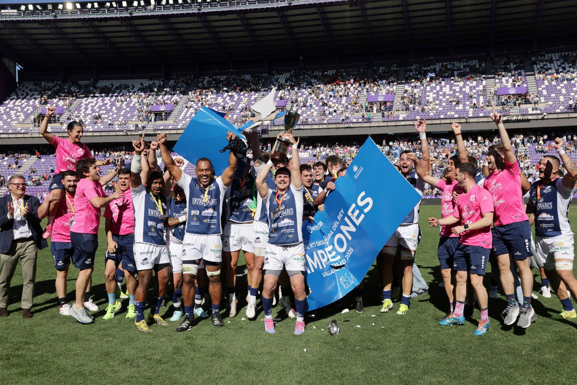 El VRAC celebra con su afición la Copa del Rey de rugby conquistada en Zorrilla