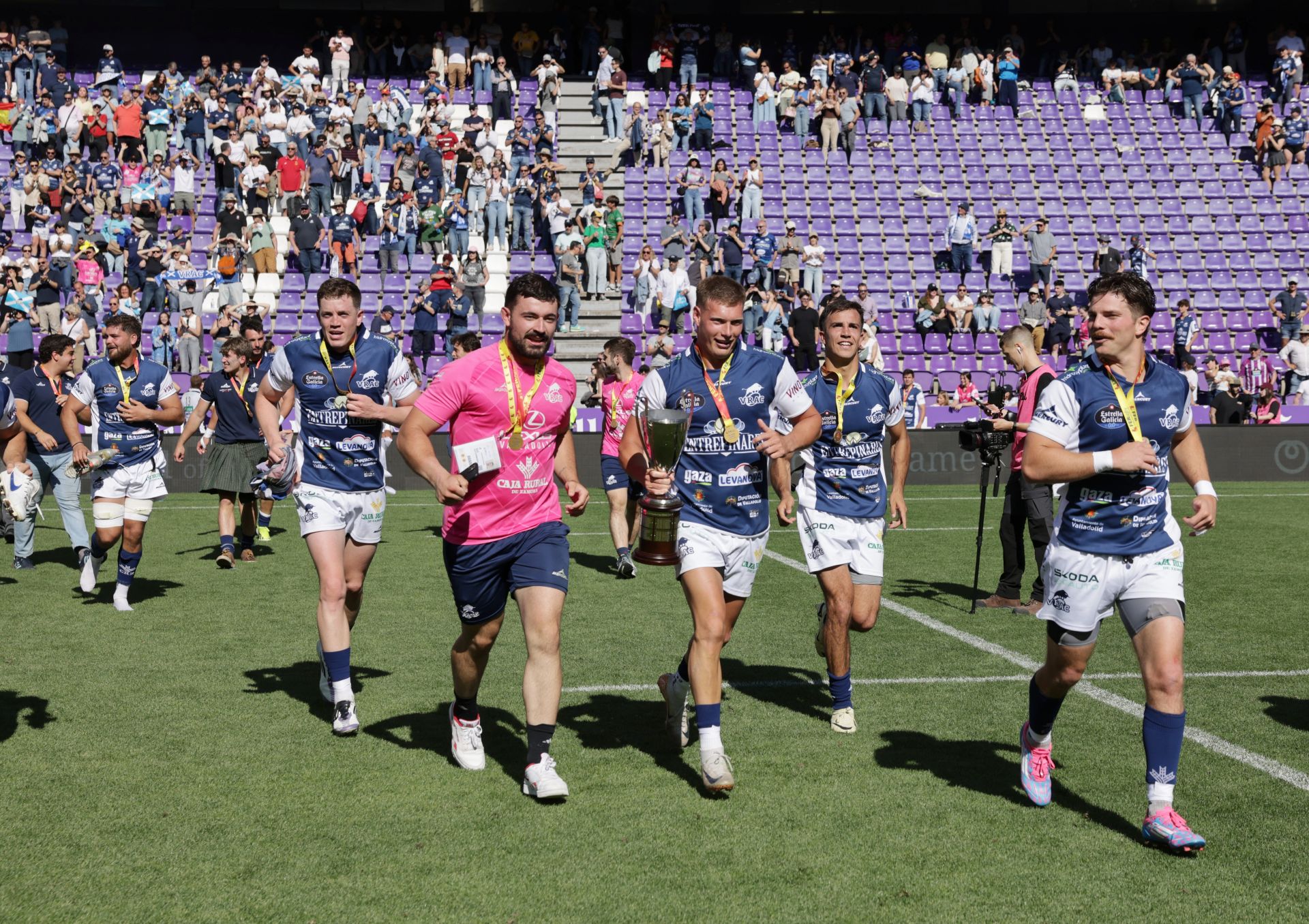 El VRAC celebra con su afición la Copa del Rey de rugby conquistada en Zorrilla