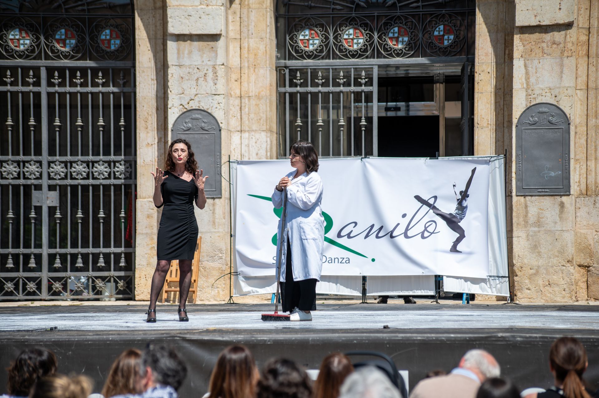 Cuarenta bailarines celebran en Palencia el día del claqué