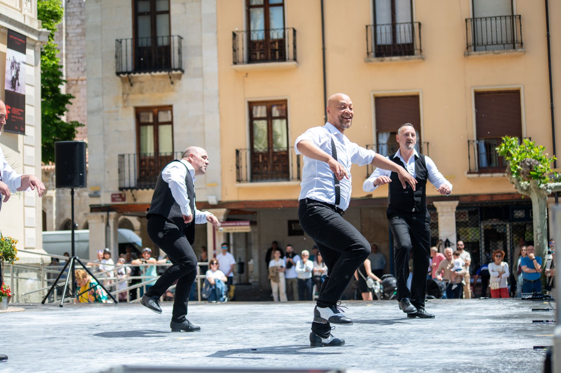 Cuarenta bailarines celebran en Palencia el día del claqué
