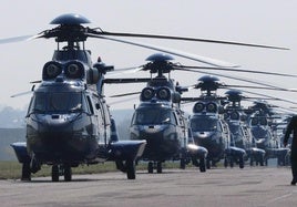 Helicópteros militares en un aeródromo alemán.