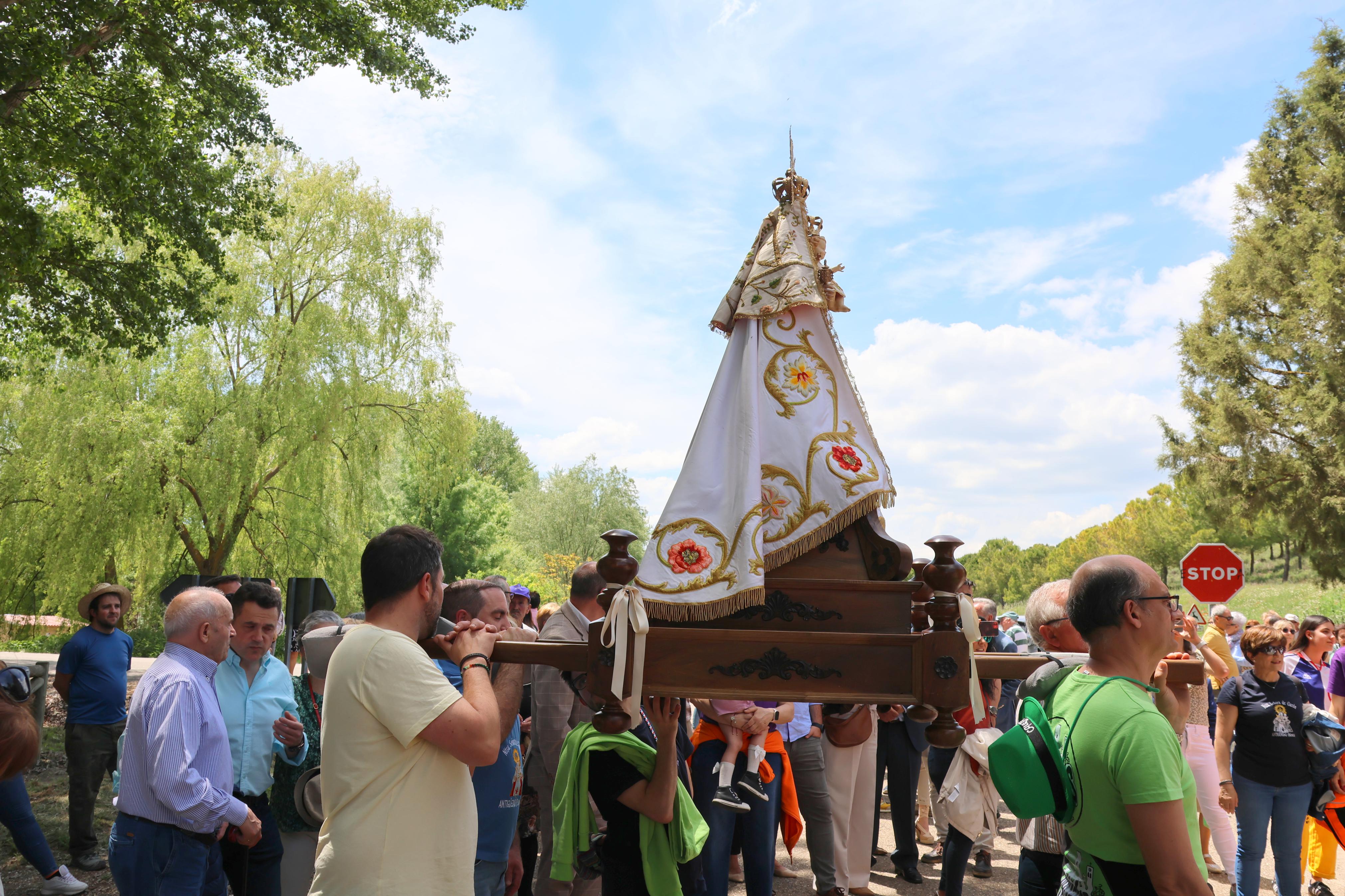 Antigüedad danza a la Virgen de Garón