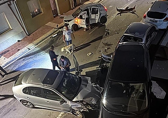 Estado en el que quedaron los vehículos tras el accidente.