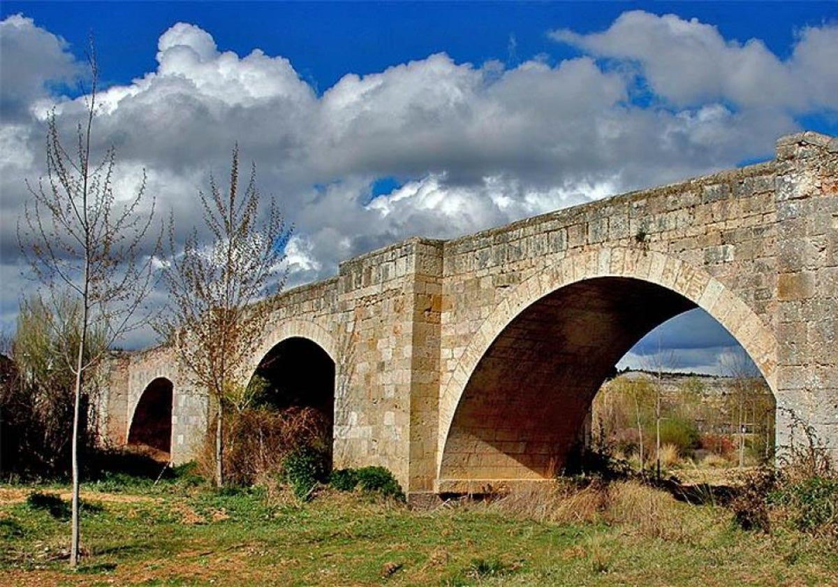 Hallan en el puente de Langa una chaqueta del hombre desaparecido
