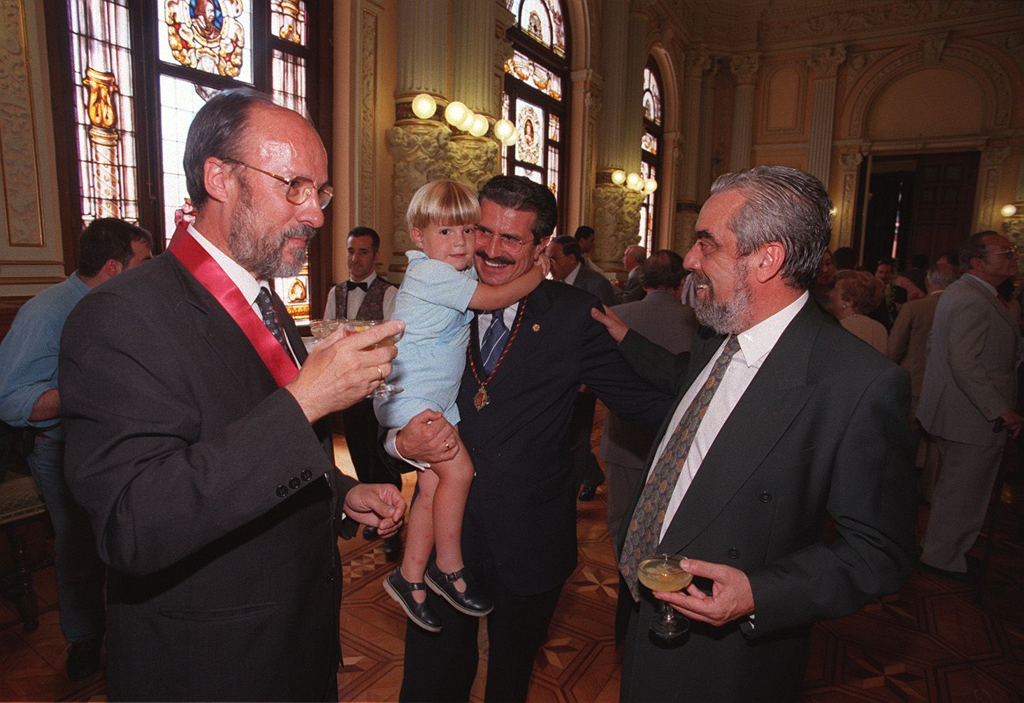 Javier León de la Riva, Manolo Sánchez y Tomás Rodríguez Bolaños, tras la toma de posesión del primero en 1995.