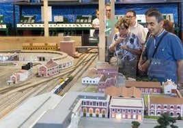 Muestra de una de las maquetas que ASVAFER mantiene en una exposición en las instalaciones de la antigua estación de la Esperanza.