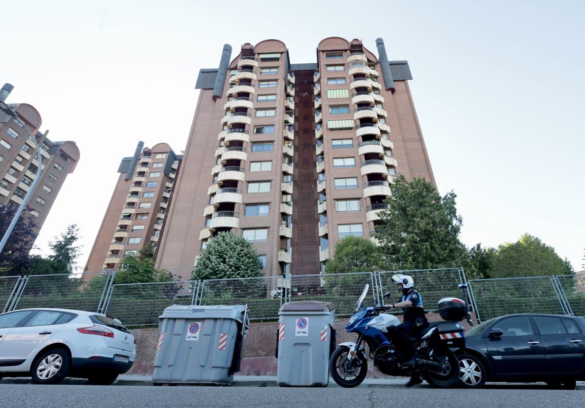 Evitan que una joven de 18 años se tire desde el balcón de un piso 12 en Valladolid