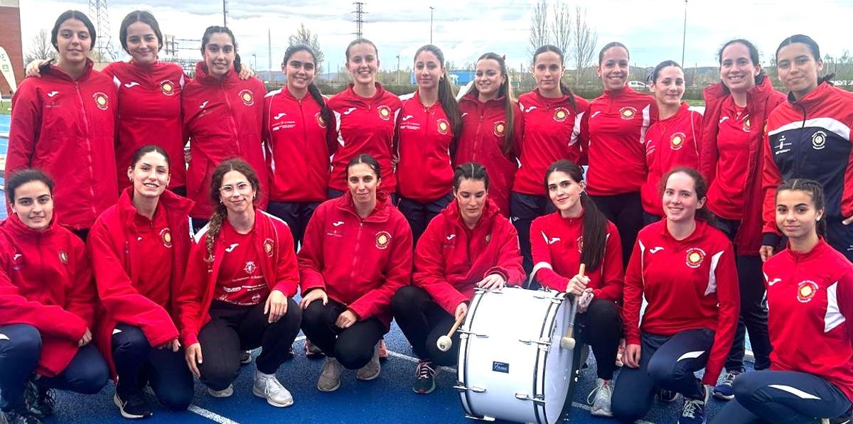 Integrantes del equipo femenino del CAV.