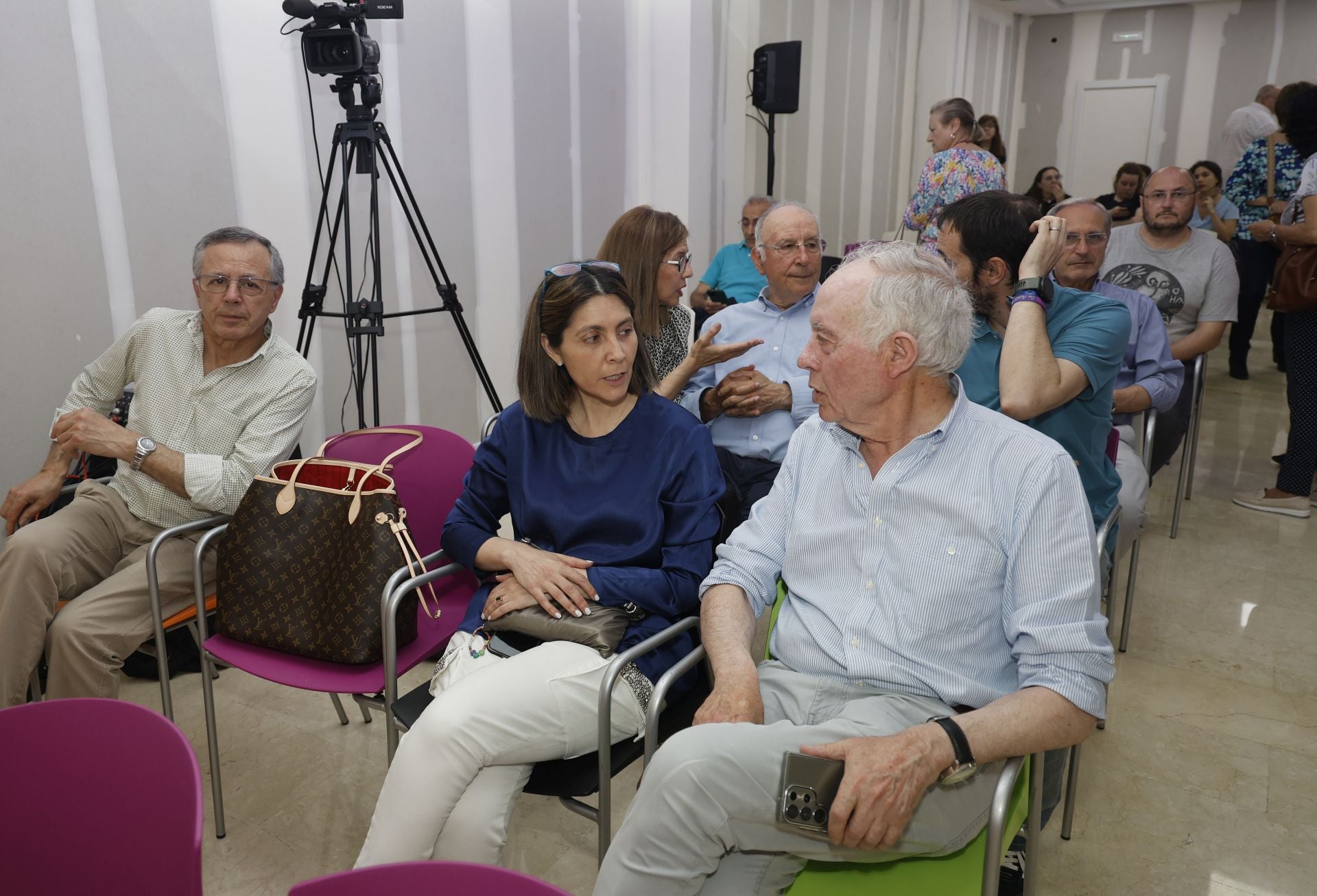 Gamoneda apadrina la nueva sede del Ateneo en Palencia